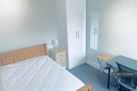Large Double Ensuite Room