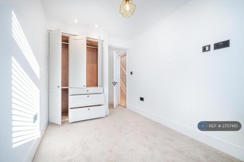 Bedroom 2 Built In Wardrobe 