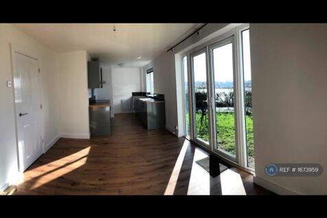 Panoramic Lounge &gt; Kitchen