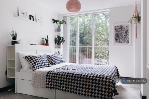 2nd Bedroom (Upstairs)