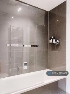 2nd Bathroom (Upstairs)