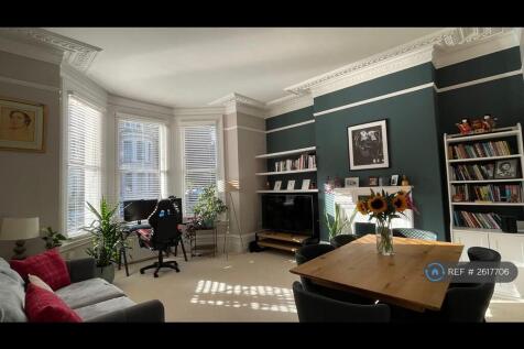 Lounge &amp; Dining Room 