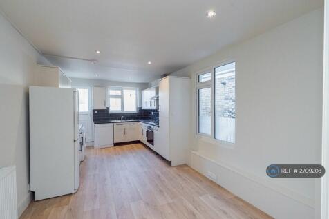 Large Eat In Kitchen