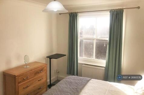 3rd Floor Ensuite Double Rear Bedroom