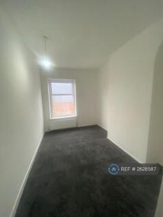 Large Single Bedroom 