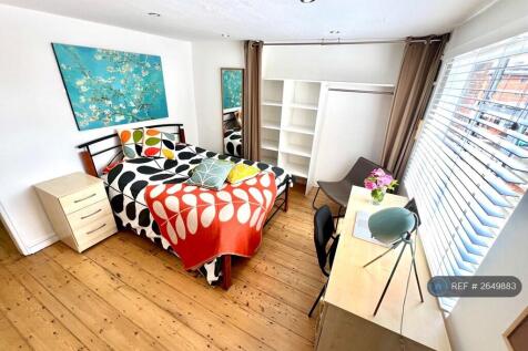 Room 6 Large Room With Great Storage 