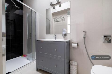 En-Suite Shower