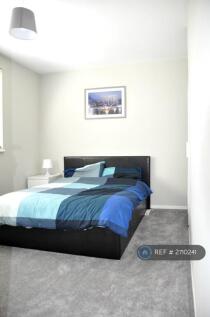 Second Upstairs Bedroom £580pm