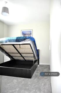 Second Upstairs Bedroom £580pm