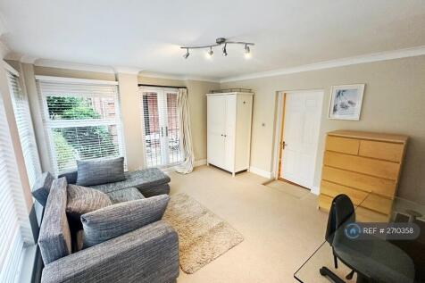 Bedroom 3/  Or 2nd Lounge