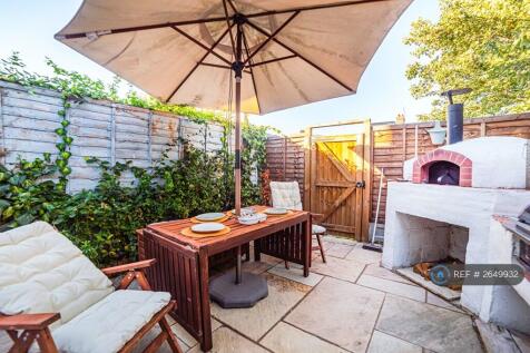 Urban Pizza Oven Garden