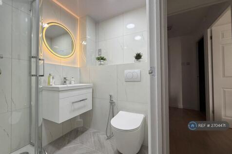 Ensuite Bathroom 