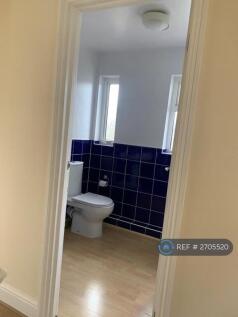 Upstairs Bathroom And Toilet