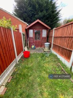 Garden Round To Shed