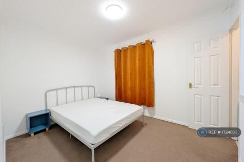 Bedroom (Curtain On)