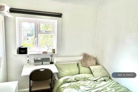 Room 3 (Upstairs Front Small Double Room)