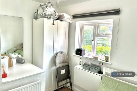 Room 3 (Upstairs Front Small Double Room)