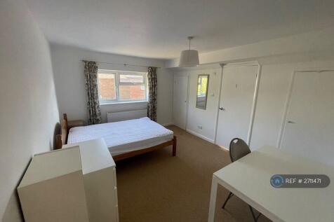 Room 5 (Upstairs Rear Double En-Suite Room)