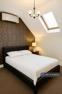 Large Double Bedroom 