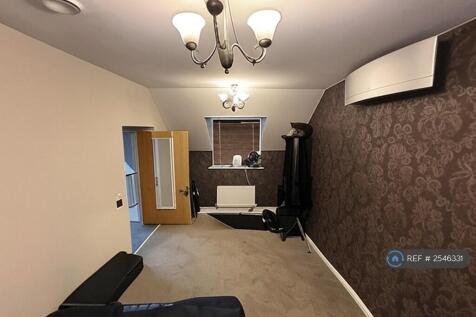 Large Double Bedroom 