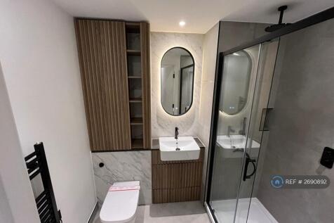 2nd Room&#39;s Ensuite Bathroom
