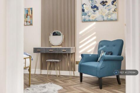 Bedroom - Seating Area