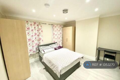 Biggest Bedroom: £700