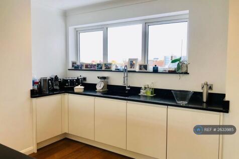 Kitchen  4.11m x 2.90m