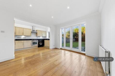 Kitchen / Living Room