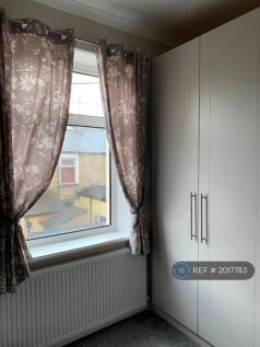 Bedroom 2with Modern Fitted Wardrobes