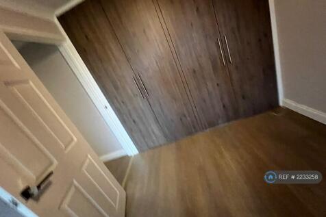 Large Fitted Wardrobe In Double Room