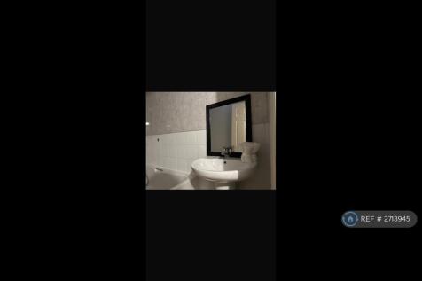 Second Floor Family Bathroom