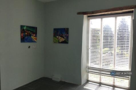 Sitting Room 3 Showing Window 2