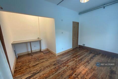 Double Bedroom/Utility Area