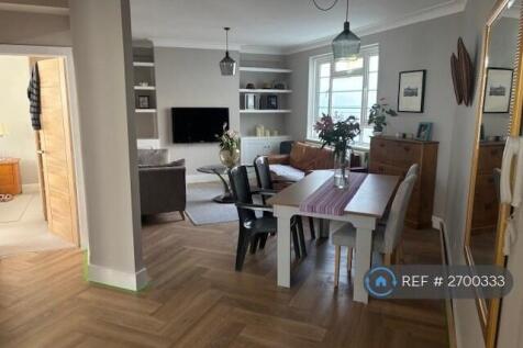 Lounge / Dining Room