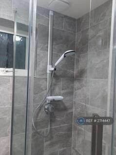 Quadrant Shower With Extractor Fan