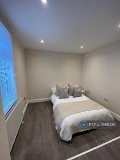 Studio 4 - Available 13th January 2026 £750