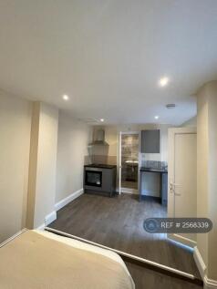 Studio 4 - Available 13th January 2026 £750