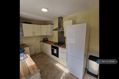 Fully Fitted Kitchen