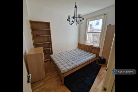 Ground Floor Double Bedroom At Back