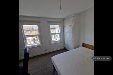 1st Floor Front Double Bedroom