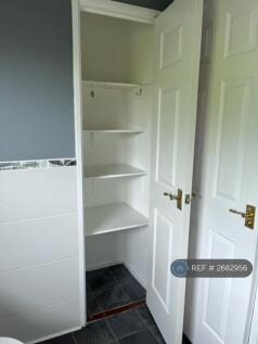 Bathroom/Cupboard