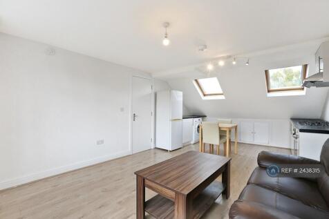 Living Room / Kitchen 