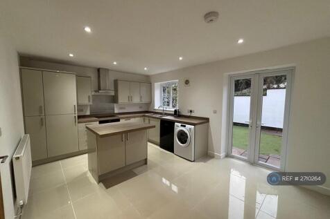 Kitchen Diner And Back Door To Private Garden