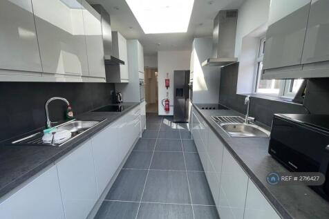 Large Modern Kitchen