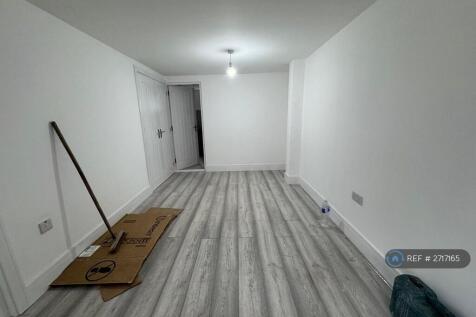 Bedroom Room 4 On Ground Floor 