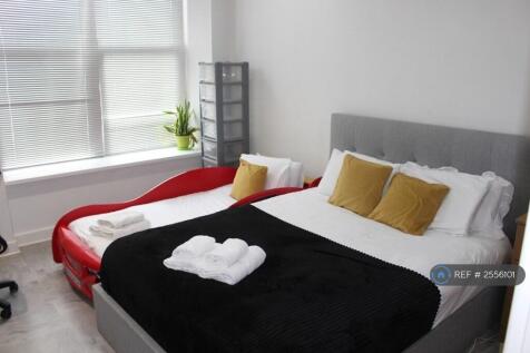 Master Bedroom  - 1  w/King Size Bed &amp; Kid&#39;s Bed