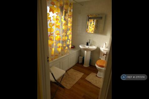 Upstairs Family Bathroom