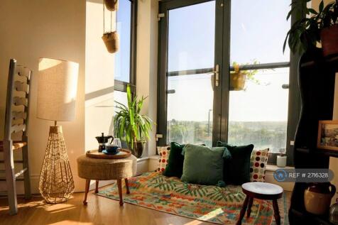 Nook With Double Doors With Amazing Views