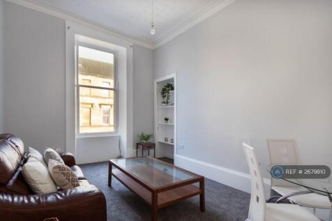 Open Plan Lounge &amp; Dining Area